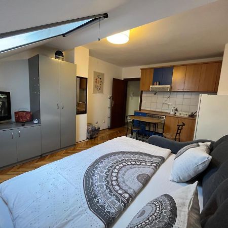 Studio In The Centre Of Novi Sad 아파트 외부 사진