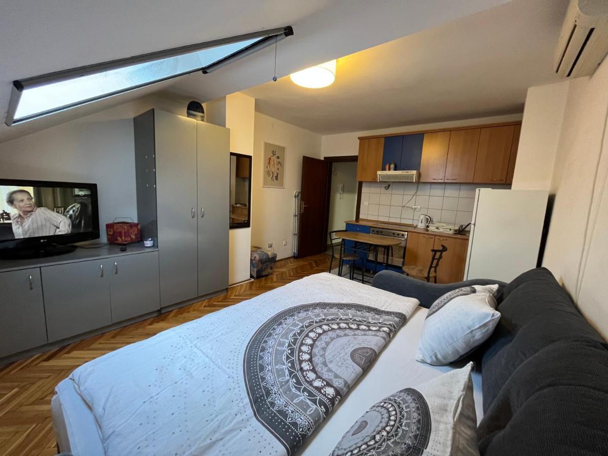 Studio In The Centre Of Novi Sad 아파트 외부 사진